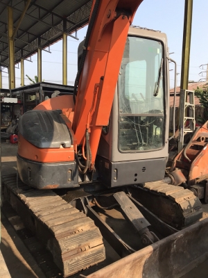 ลมเย็นๆหน้าหนาวมันทรมาน  ใกล้หน้าหนาวแล้วหารถมีเก๋ง ไว้กันลมหนาวกันลม  มีหลายตัวให้เลือกครับ  ราคา  59-60ครับ