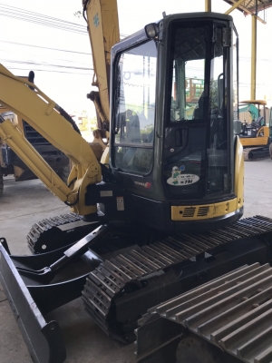 ลมเย็นๆหน้าหนาวมันทรมาน  ใกล้หน้าหนาวแล้วหารถมีเก๋ง ไว้กันลมหนาวกันลม  มีหลายตัวให้เลือกครับ  ราคา  59-60ครับ