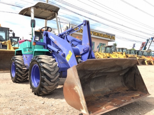 ขายรถตักล้อยาง KOMATSU WA40-3E นำเข้าเองจากญี่ปุ่น สภาพสวยพร้อมใช้ มีVDOการทำงานครับ ขายรถตักล้อยาง KOMATSU WA40-3E นำเข้าเองจากญี่ปุ่น สภาพสวยพร้อมใช้ มีVDOการทำงานครับ