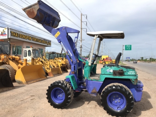 ขายรถตักล้อยาง KOMATSU WA40-3E นำเข้าเองจากญี่ปุ่น สภาพสวยพร้อมใช้ มีVDOการทำงานครับ ขายรถตักล้อยาง KOMATSU WA40-3E นำเข้าเองจากญี่ปุ่น สภาพสวยพร้อมใช้ มีVDOการทำงานครับ