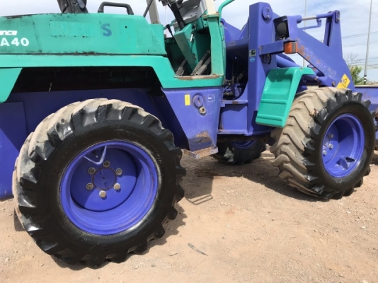 ขายรถตักล้อยาง KOMATSU WA40-3E นำเข้าเองจากญี่ปุ่น สภาพสวยพร้อมใช้ มีVDOการทำงานครับ ขายรถตักล้อยาง KOMATSU WA40-3E นำเข้าเองจากญี่ปุ่น สภาพสวยพร้อมใช้ มีVDOการทำงานครับ