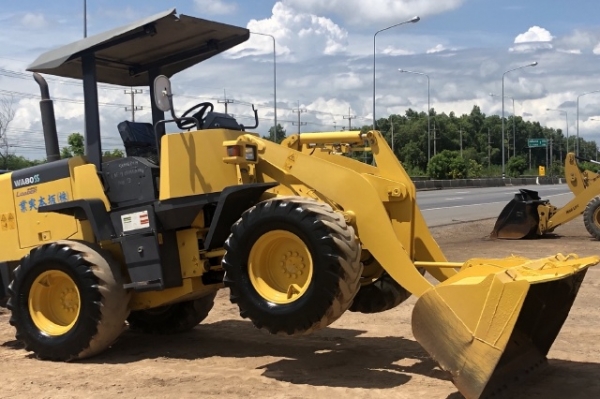 ขายรถตักล้อยาง KOMATSU WA80-3 นำเข้าเองจากญี่ปุ่น สภาพสวยพร้อมใช้งาน มีVDOการทำงานครับ