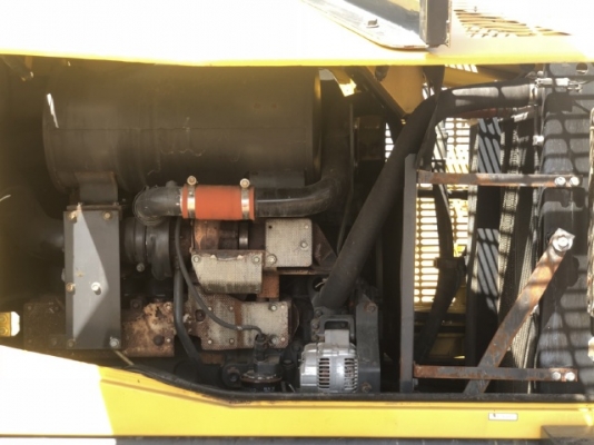 ขายรถตักล้อยาง KOMATSU WA320-5 นำเข้าเองจากญี่ปุ่น สภาพสวยพร้อมใช้ มีVDOการทำงานครับ ขายรถตักล้อยาง KOMATSU WA320-5 นำเข้าเองจากญี่ปุ่น สภาพสวยพร้อมใช้ มีVDOการทำงานครับ