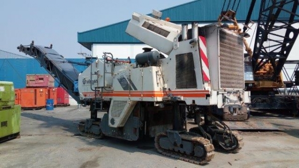 รถรีไซ้กิ้ง : WIRTGEN 2000DC