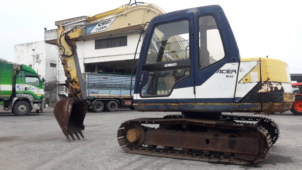 KOBELCO SK60-1 (Mark3) เครื่องยนต์ ISUZU -4JB1 จำนวน 4 สูบ คอนโทรลน้ำมัน, ปั๊มนิ้ว, แทรคเหล็ก, มีลายหัวเจาะ รถเดิมๆเก่านอก มีเอกสาร ยังไม่เคยผ่านการใช้งานในเมืองไทย