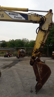 KOBELCO SK60-1 (Mark3) เครื่องยนต์ ISUZU -4JB1 จำนวน 4 สูบ คอนโทรลน้ำมัน, ปั๊มนิ้ว, แทรคเหล็ก, มีลายหัวเจาะ รถเดิมๆเก่านอก มีเอกสาร ยังไม่เคยผ่านการใช้งานในเมืองไทย