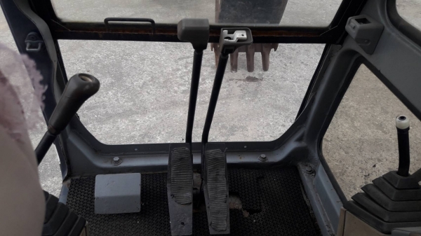 KOBELCO SK60-1 (Mark3) เครื่องยนต์ ISUZU -4JB1 จำนวน 4 สูบ คอนโทรลน้ำมัน, ปั๊มนิ้ว, แทรคเหล็ก, มีลายหัวเจาะ รถเดิมๆเก่านอก มีเอกสาร ยังไม่เคยผ่านการใช้งานในเมืองไทย