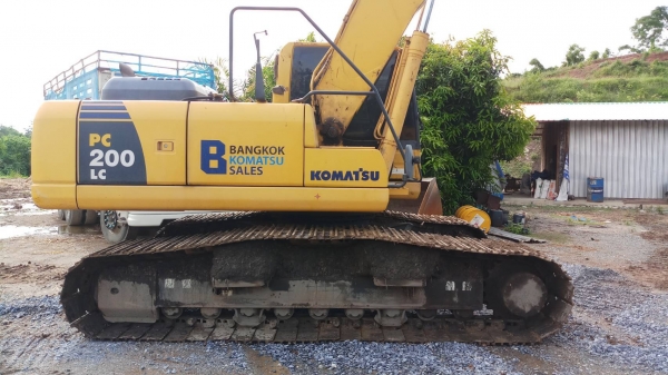 ขาย 1,790,000 KOMATSU pc 200LC-8 MO บูมยาวแท้ยาว 18 ม. ไฟฟ้าครบ เครื่องดี ปั้มแรง เอวแน่น ช่วงล่างเต็ม รถสวยพร้อมใช้ เอกสารเล่มทะเบียน รถอยู่ พิษณุโลก 090-772-3710 090-772-3708