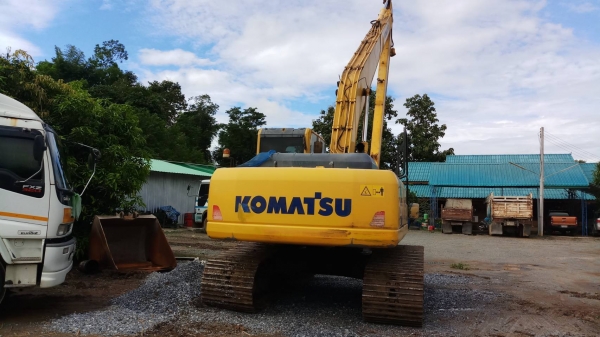 ขาย 1,790,000 KOMATSU pc 200LC-8 MO บูมยาวแท้ยาว 18 ม. ไฟฟ้าครบ เครื่องดี ปั้มแรง เอวแน่น ช่วงล่างเต็ม รถสวยพร้อมใช้ เอกสารเล่มทะเบียน รถอยู่ พิษณุโลก 090-772-3710 090-772-3708
