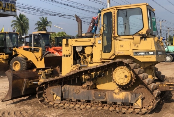 ขายรถดันดิน CAT D4H นำเข้าเองจากญี่ปุ่น สภาพสวยพร้อมใช้ มีVDOการทำงานครับ