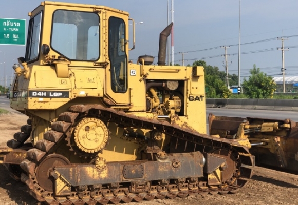 ขายรถดันดิน CAT D4H นำเข้าเองจากญี่ปุ่น สภาพสวยพร้อมใช้ มีVDOการทำงานครับ