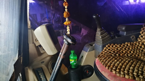 Caterpillar 320C Japan ระบบไฟฟ้าเต็ม ช่วงล่างดี  สวยเต็มตามรุ่นเอกสารเล่ม ราคา 1150000 (โทร) 0817410515