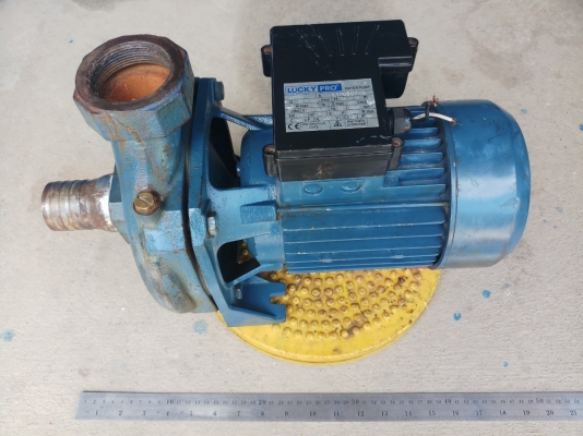 ปั๊มน้ำ ยี่ห้อ LUCKY PRO ขนาดมอเตอร์ 2 Hp ใช้ไฟ 220V ขนาดท่อน้ำเข้าออก 2 นิ้ว สภาพเดิมๆ