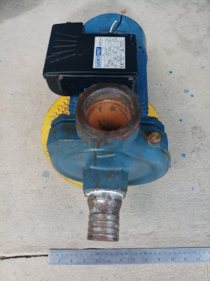 ปั๊มน้ำ ยี่ห้อ LUCKY PRO ขนาดมอเตอร์ 2 Hp ใช้ไฟ 220V ขนาดท่อน้ำเข้าออก 2 นิ้ว สภาพเดิมๆ