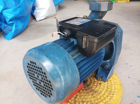 ปั๊มน้ำ ยี่ห้อ LUCKY PRO ขนาดมอเตอร์ 2 Hp ใช้ไฟ 220V ขนาดท่อน้ำเข้าออก 2 นิ้ว สภาพเดิมๆ