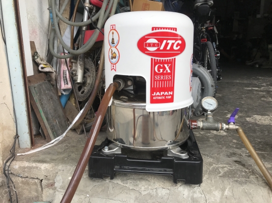 ขายปั๊มน้ำอัตโนมัติ Hitachi 150W เบิกถังสแตนเลสของใหม่และฝาครอบใหม่ สภาพดีมาก หมุนนิ่ม ตรวจเช็คแรงดันเรียบร้อย ไม่มีรั่วซึม พร้อมใช้งาน ราคา 3,300 บาทพร้อมส่ง