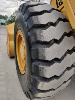 ขายถูก รถตักล้อยาง CAT 936E นำเข้าจากญี่ปุ่นโดยตรง โทร.090-986-2521 อ๊อบ