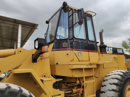ขายถูก รถตักล้อยาง CAT 936E นำเข้าจากญี่ปุ่นโดยตรง โทร.090-986-2521 อ๊อบ