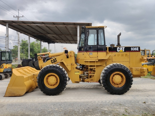 ขายถูก รถตักล้อยาง CAT 936E นำเข้าจากญี่ปุ่นโดยตรง โทร.090-986-2521 อ๊อบ
