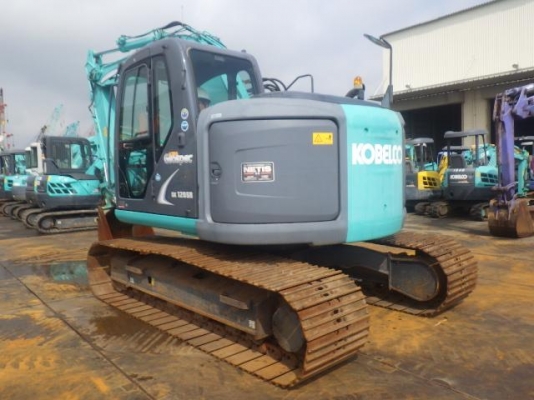 ขายรถขุดนำเข้าจากประเทศญี่ปุ่น kobelco sk125yy06 รุ่น8 แทรกกว้าง70cm สนใจติดต่อสอบถาม 0923309229 อีด