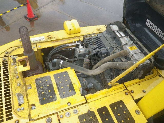 ขายรถขุดนำเข้าจากประเทศญี่ปุ่น komatsu pc120-8 แทรกว้าง 70cm  สนใจติดต่อสอบถาม 0923309229 อีด