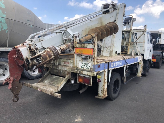 รถ Isuzu Rocky 195 แรง เลขเครื่อง 6HE พร้อมหัวเจาะสว่าน Aichi 706
