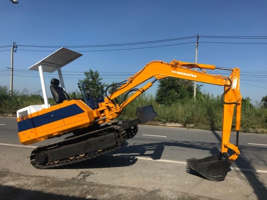 komatsu pc30-6สภาพดีเก่าญี่ปุ่น มีใบอินวอยไม่เคยใช้ในไทย