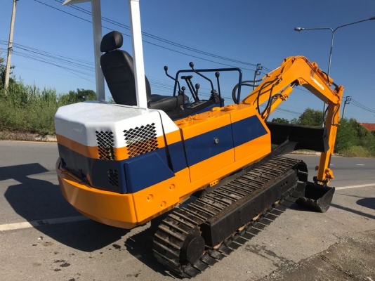 komatsu pc30-6สภาพดีเก่าญี่ปุ่น มีใบอินวอยไม่เคยใช้ในไทย