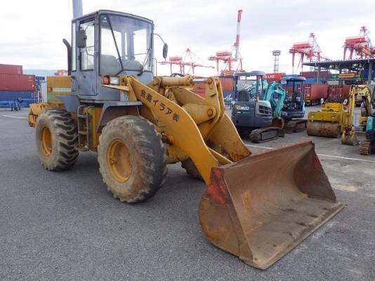 ขายรถตัก ยี่ห้อ TCM รุ่น E835