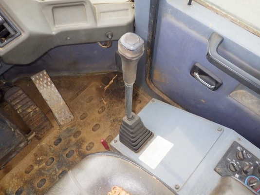 ขายรถตัก ยี่ห้อ TCM รุ่น E835