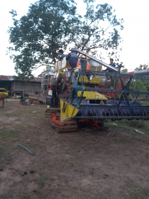 ขายรถเกี่ยวข้าว เกษตรพัฒนา รุ้นปลดหนี้