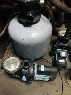 ขายชุดปั้มน้ำพร้อมถังกรองทรายสระว่ายน้ำมือสอง สภาพดี