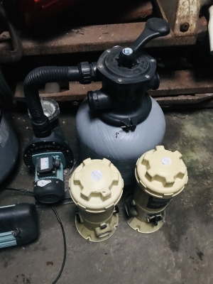 ขายชุดปั้มน้ำพร้อมถังกรองทรายสระว่ายน้ำมือสอง สภาพดี