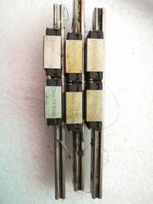 ทั้งหมด 300 บ.ส่งถึงบ้านฟรีโทร 083-2000058 LINE ID:line832923 รางสไลด์ความยาว 13 ซม.ความกว้าง 20 มม.ลูกเลื่อน 2 ชุด/ราง