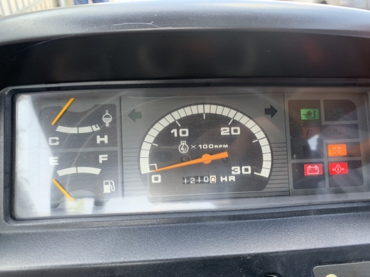 ขายรถไถนอกนำเข้าจากญี่ปุ่น MT205DT ขับเคลื่อน 4 ล้อ 20 แรง สภาพดีมาก พร้อมโรตารี่ 130,000 บาท 097-959-2635 เปี๊ยก