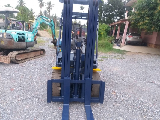 ขายรถยก KOMATSU FD30-14 เครื่องดีเซล 4D94E เสาสูง 5 เมตร ยกได้ 3 ตัน เกียร์ออโต้ ยางตันหน้า-หลัง รถนอกนำเข้า ติดต่อ 063-5628992 ID line: vorakrit1970