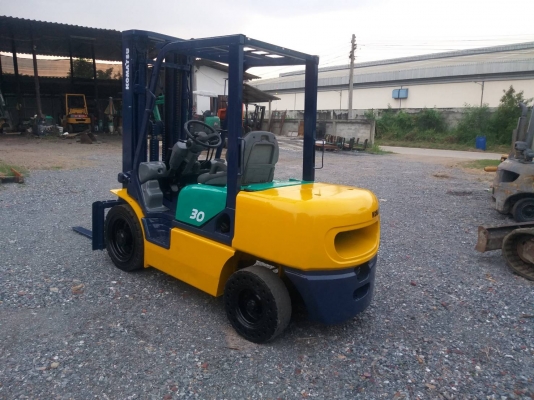 ขายรถยก KOMATSU FD30-14 เครื่องดีเซล 4D94E เสาสูง 5 เมตร ยกได้ 3 ตัน เกียร์ออโต้ ยางตันหน้า-หลัง รถนอกนำเข้า ติดต่อ 063-5628992 ID line: vorakrit1970