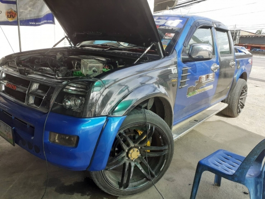 ขายครับแม็ก 22 นิ้ว ครอสโม MR2 แท้ พร้อมยางโยโกฮาม่า ด่วนๆ โทร 081-2316825