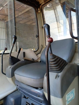 ขายจ้า..KOMATSU PC30-7. เก่านอกแท้  เดิมๆๆ  เครื่องปั๊มแห้ง  มีลายแย๊ก  พร้อมใช้  โทร 089-3818694  จ๊อย