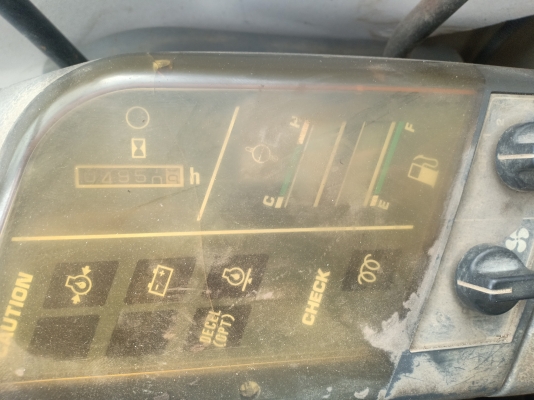 ขายจ้า..KOMATSU PC30-7. เก่านอกแท้  เดิมๆๆ  เครื่องปั๊มแห้ง  มีลายแย๊ก  พร้อมใช้  โทร 089-3818694  จ๊อย