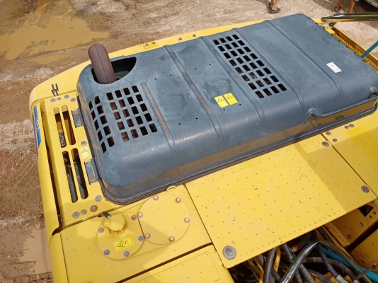 มี VDO ให้ชม.KOMATSU PC200-8 เอกสารเล่ม ไมล์ 10200 ชม.ราคา 1450000