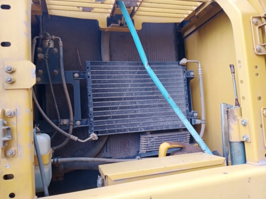 มี VDO ให้ชม.KOMATSU PC200-8 เอกสารเล่ม ไมล์ 10200 ชม.ราคา 1450000