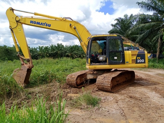 มี VDO ให้ชม.KOMATSU PC200-8 เอกสารเล่ม ไมล์ 10200 ชม.ราคา 1450000