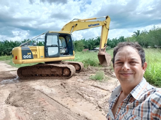 มี VDO ให้ชม.KOMATSU PC200-8 เอกสารเล่ม ไมล์ 10200 ชม.ราคา 1450000