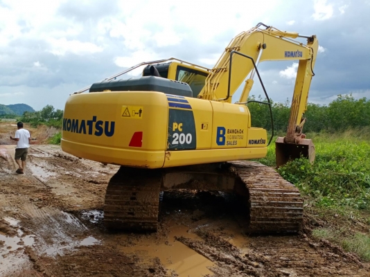 มี VDO ให้ชม.KOMATSU PC200-8 เอกสารเล่ม ไมล์ 10200 ชม.ราคา 1450000