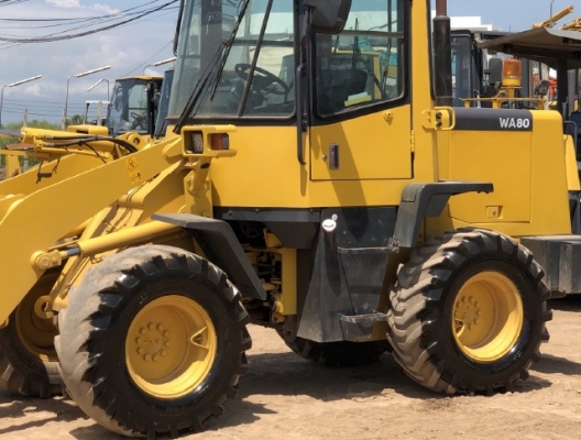 ขายรถตักล้อยาง KOMATSU WA80-3 นำเข้าเองจากญี่ปุ่น สภาพสวยพร้อม มีVDOการทำงานครับ