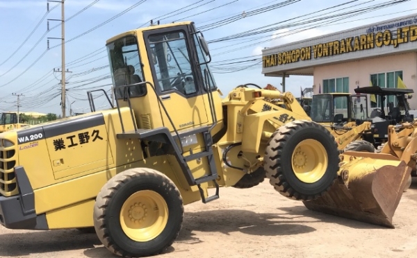 ขายรถตักล้อยาง KOMATSU WA200-3 รถนอกนำเข้าจากญี่ปุ่น สภาพสวยพร้อมใช้ มีVDOการทำงานครับ