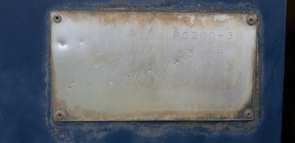 ขายKOMATSU PC200-3 ขายตามสภาพราคา 180,000