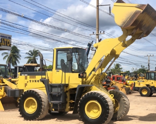 ขายรถตักล้อยาง KOMATSU WA300-3E นำเข้าเองจากญี่ปุ่น สภาพสวยพร้อมใช้ มีVDOการทำงานครับ