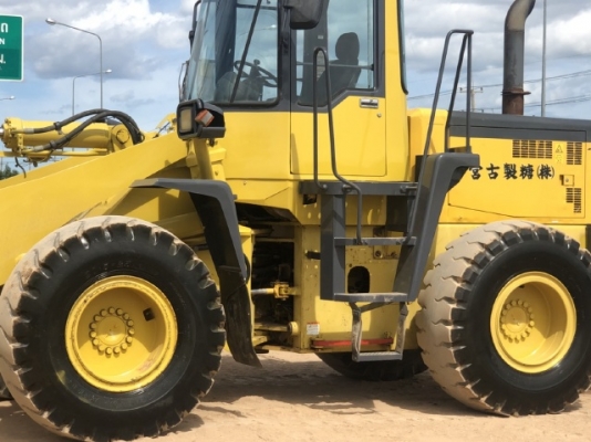 ขายรถตักล้อยาง KOMATSU WA300-3E นำเข้าเองจากญี่ปุ่น สภาพสวยพร้อมใช้ มีVDOการทำงานครับ
